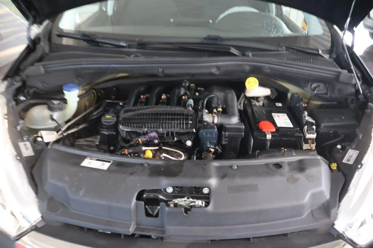 Peugeot 208 - View model 34