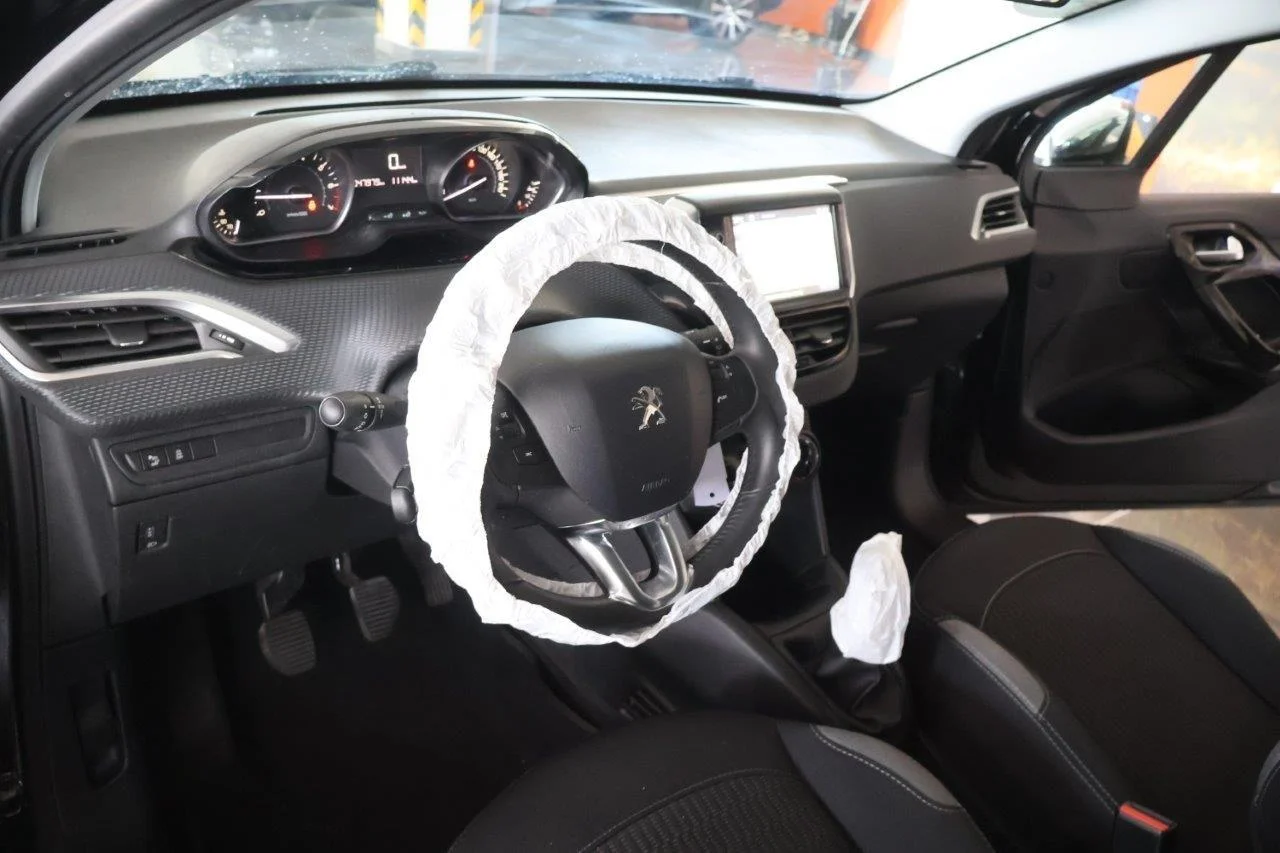 Peugeot 208 - View model 35