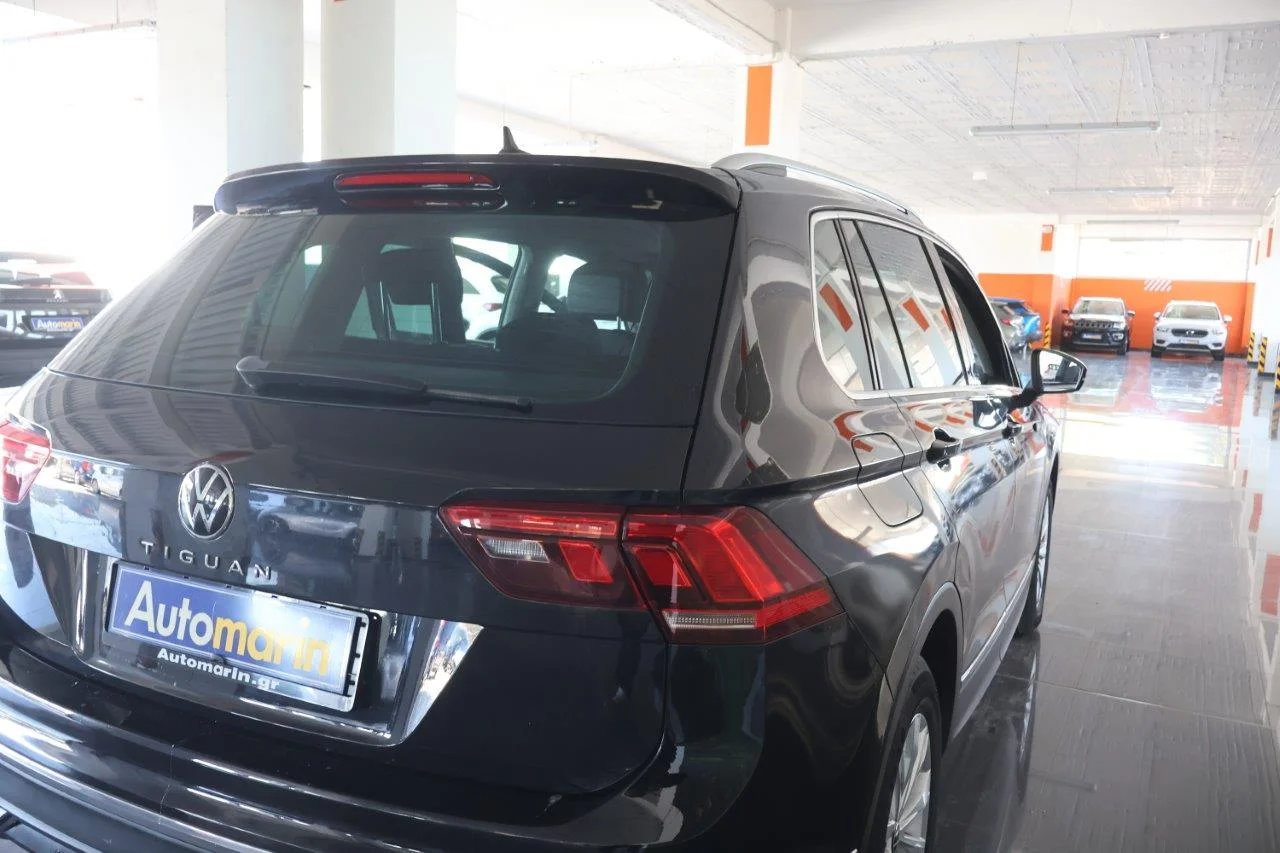 Volkswagen Tiguan - View model 10