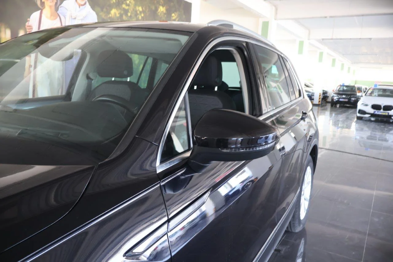 Volkswagen Tiguan - View model 14