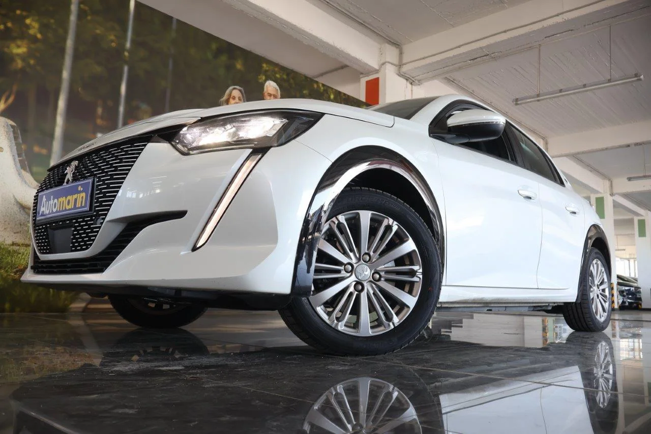 View 2 - Peugeot 208 - 2020