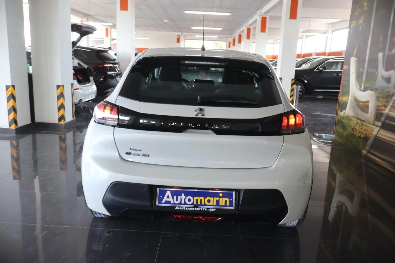 Peugeot 208 - View model 5