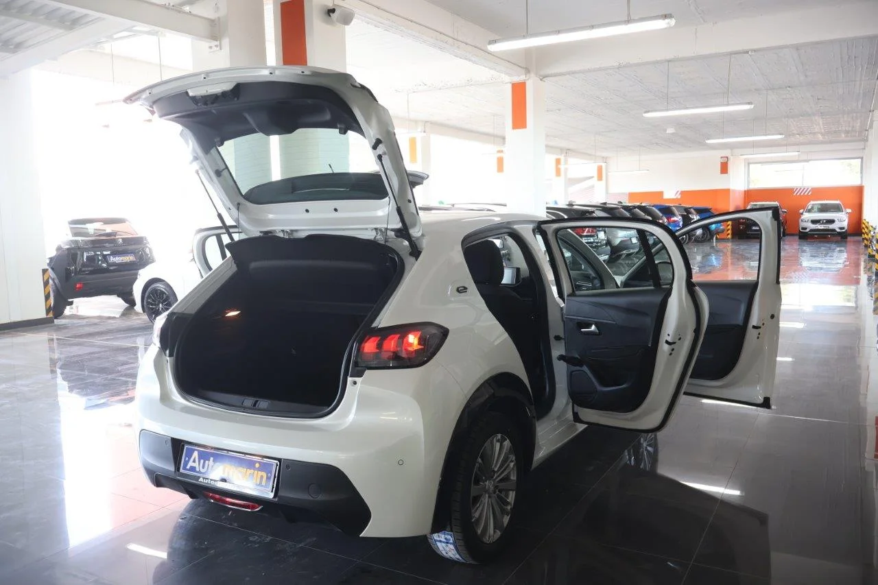 Peugeot 208 - View model 7