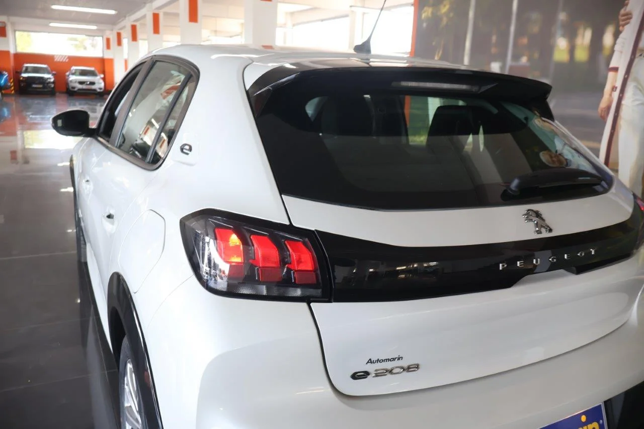 Peugeot 208 - View model 11