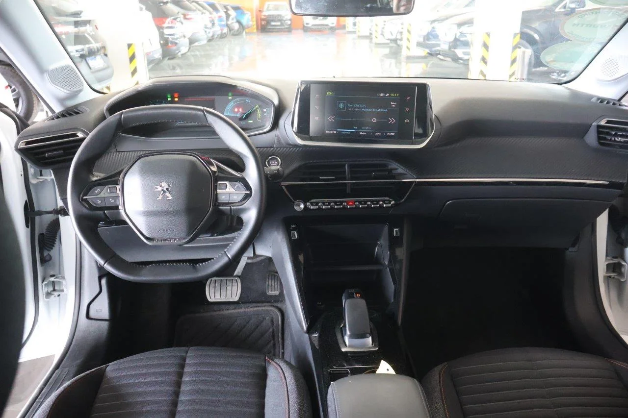 Peugeot 208 - View model 19