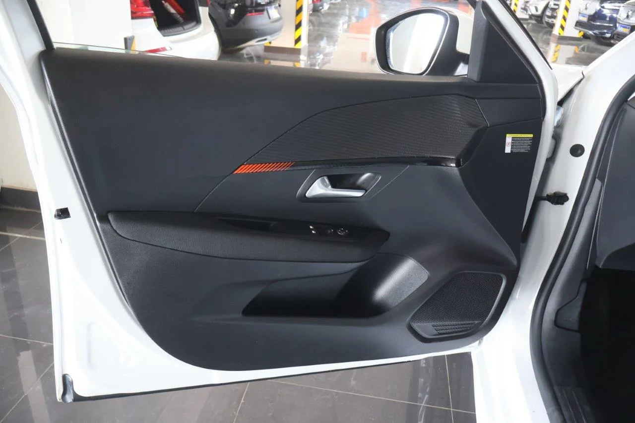 Peugeot 208 - View model 24