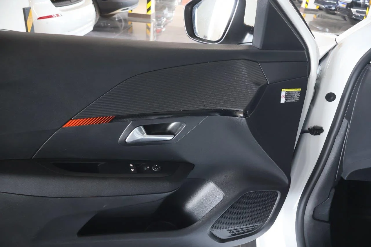 Peugeot 208 - View model 25