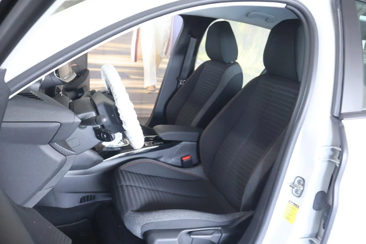 Peugeot 208 - View model 26