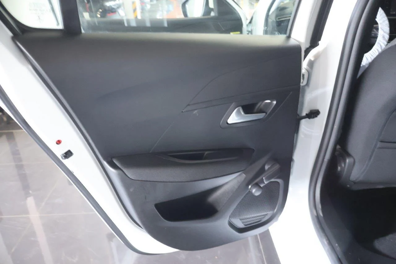 Peugeot 208 - View model 29