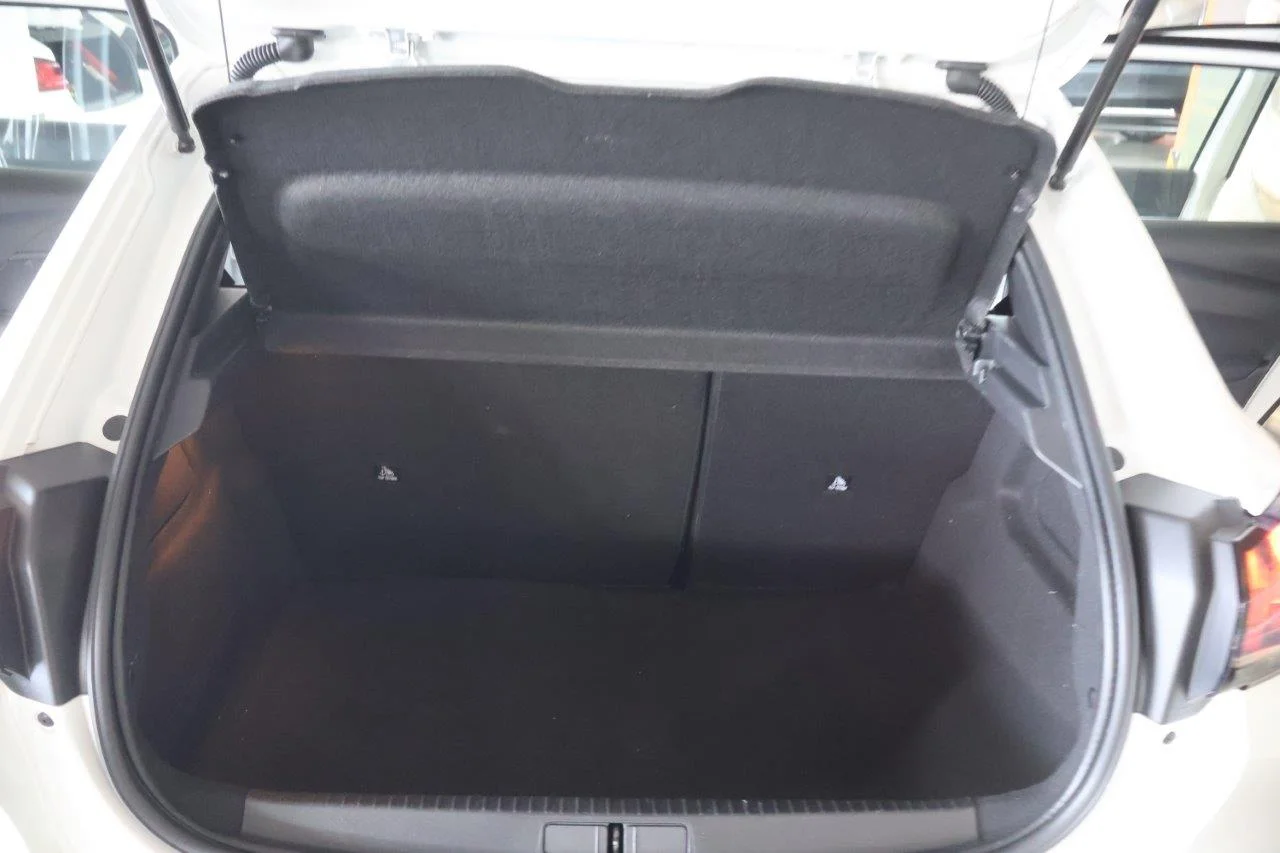 Peugeot 208 - View model 34