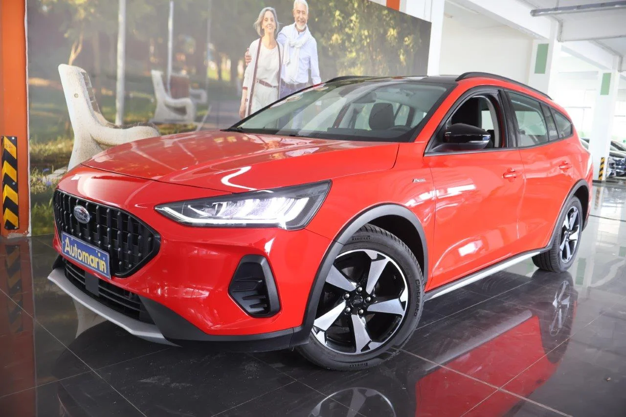 View 1 - Ford Focus - 2023