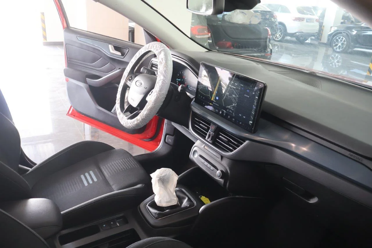 Ford Focus - View model 33