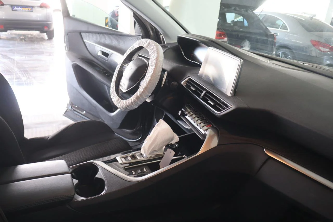 Peugeot 3008 - View model 32