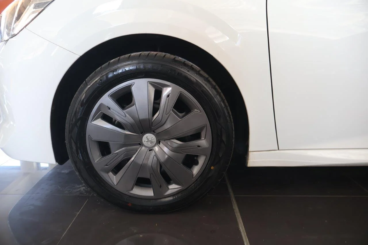 Peugeot 208 - View model 13