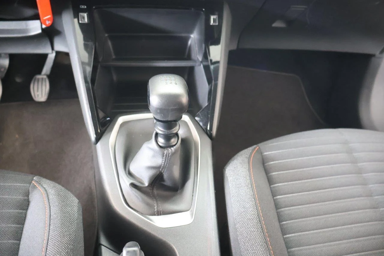 Peugeot 208 - View model 25