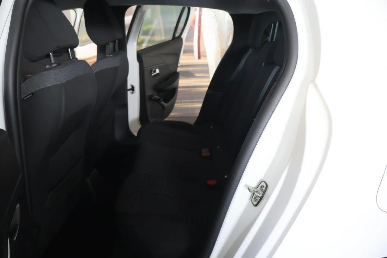 Peugeot 208 - View model 30