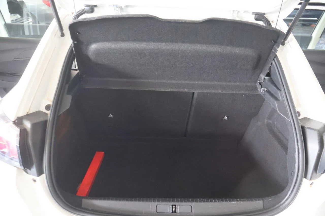 Peugeot 208 - View model 36