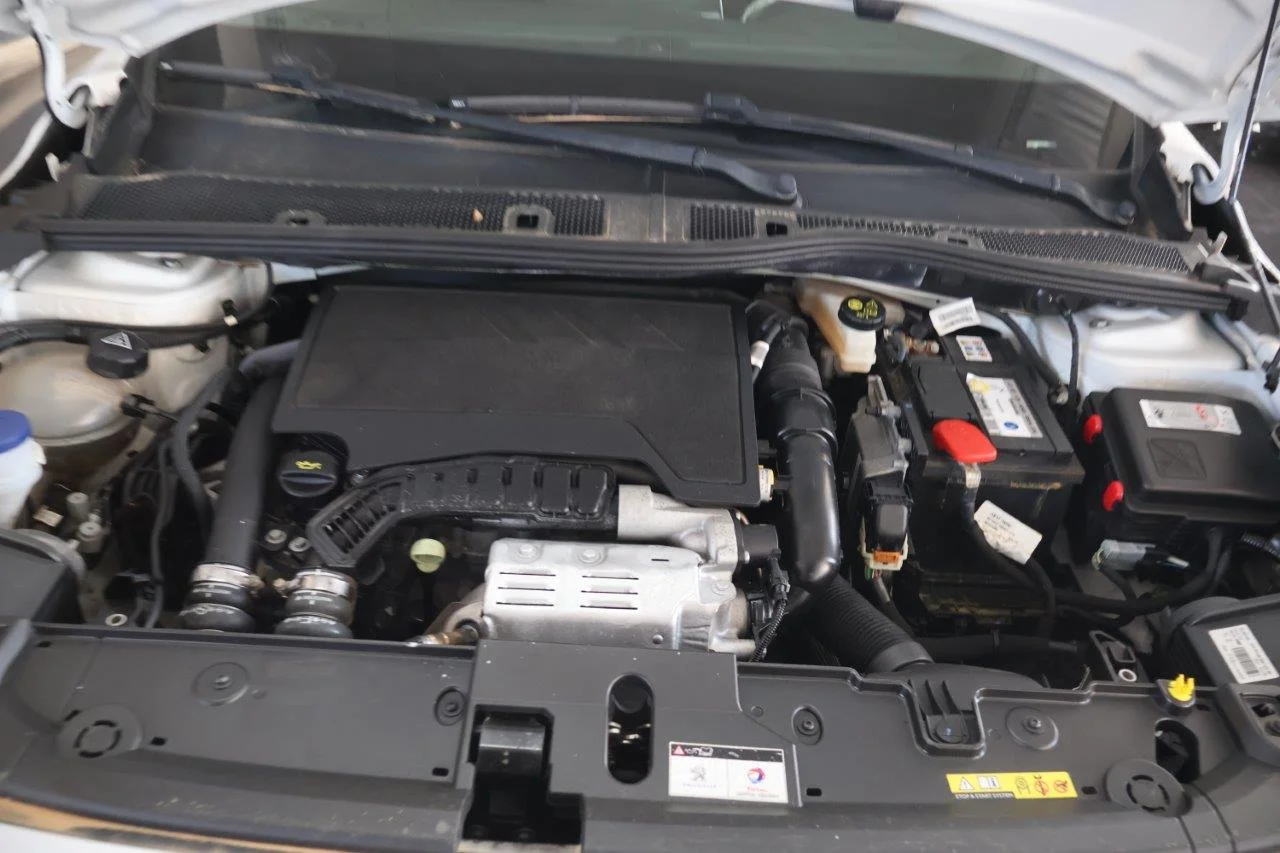 Peugeot 208 - View model 37