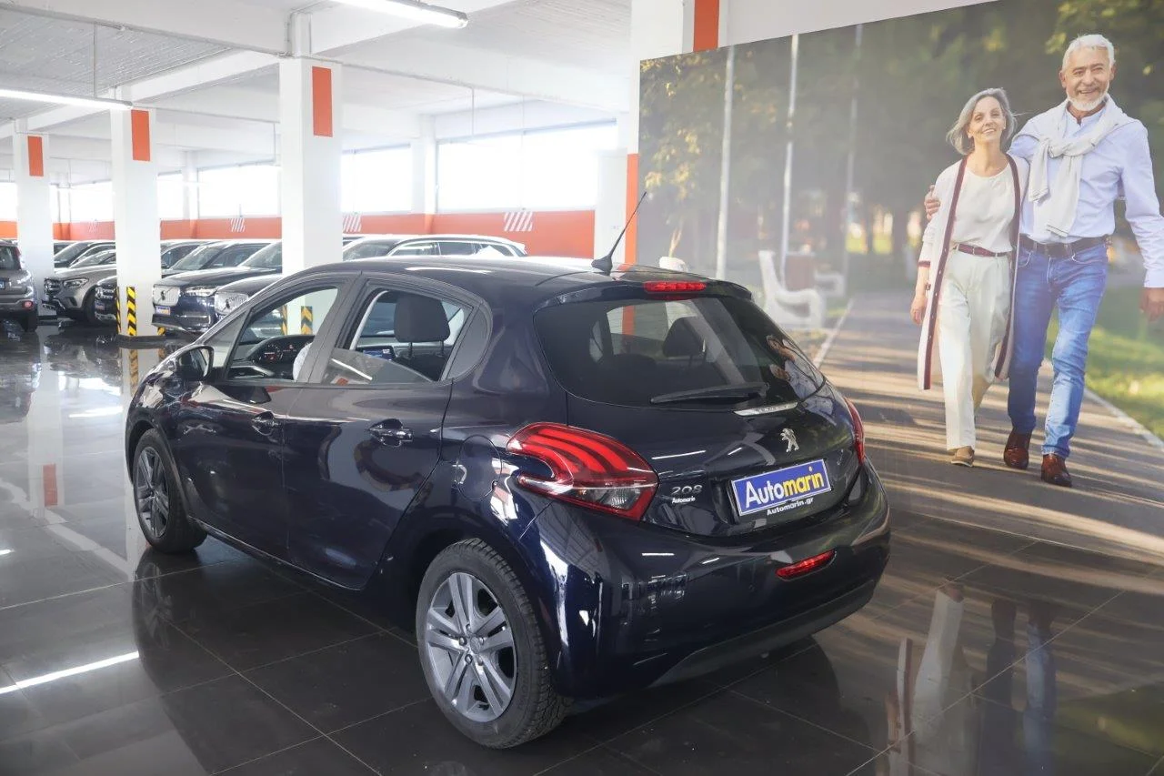 Peugeot 208 - View model 6