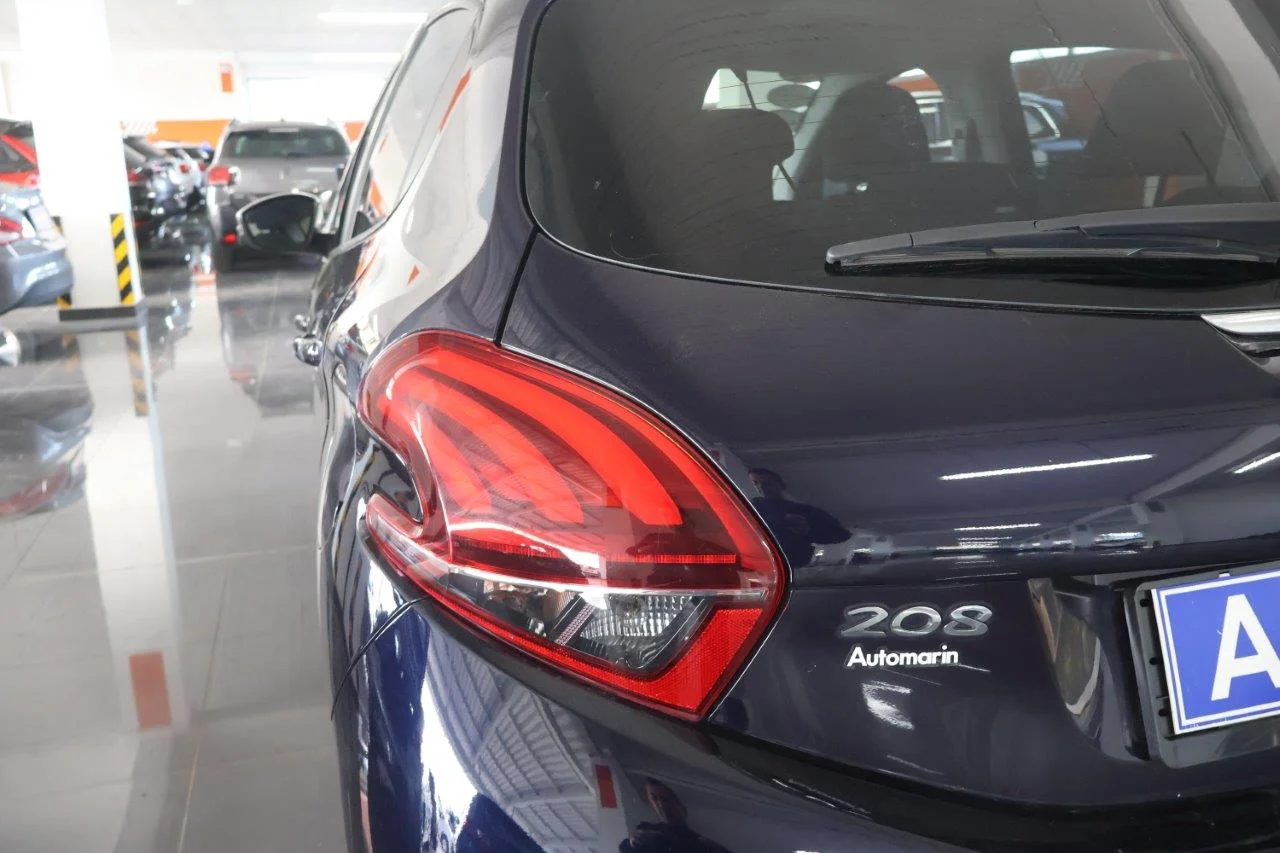 Peugeot 208 - View model 11
