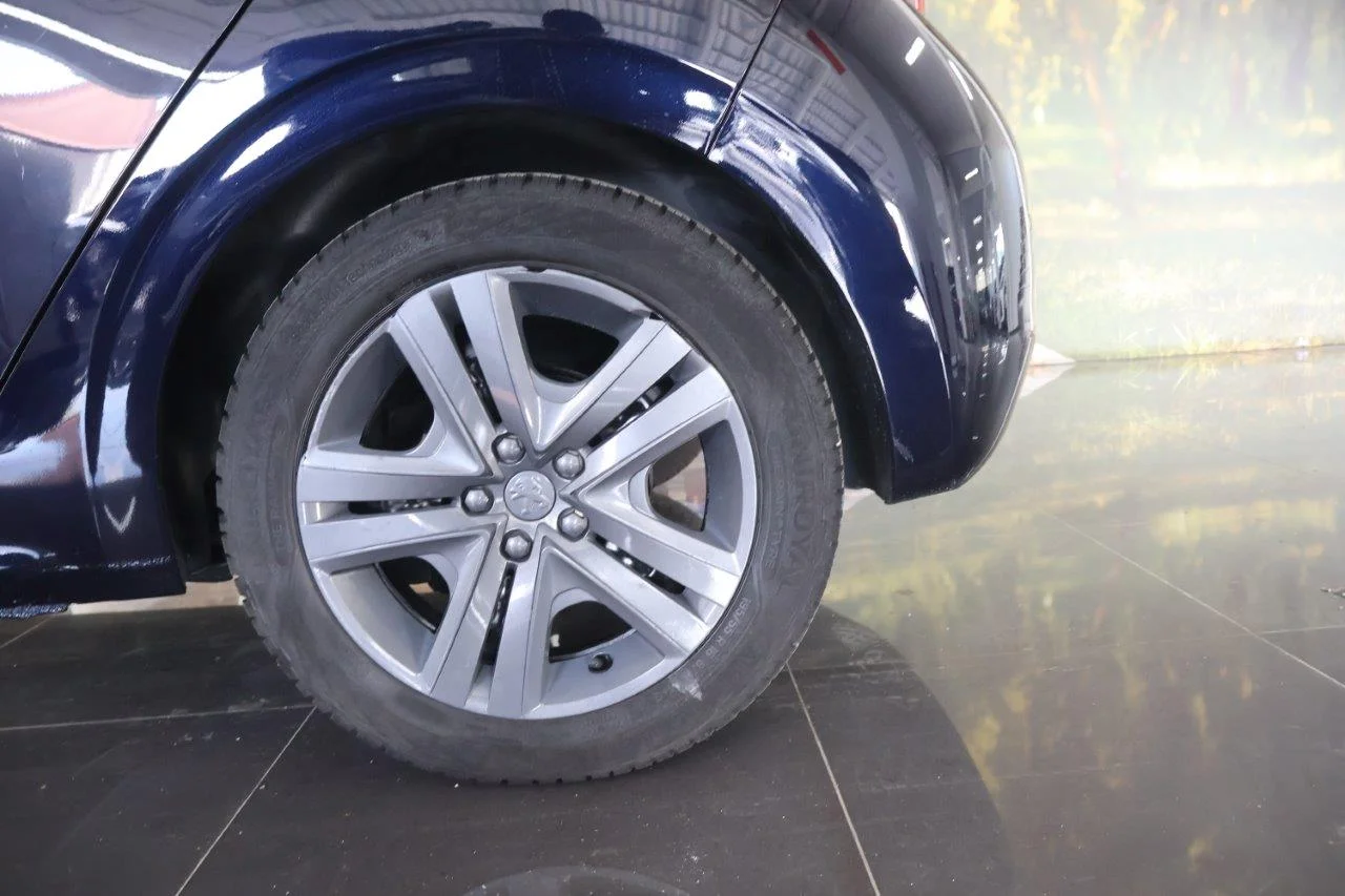 Peugeot 208 - View model 12