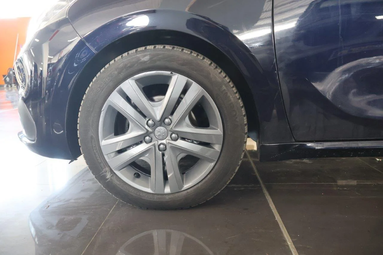 Peugeot 208 - View model 13