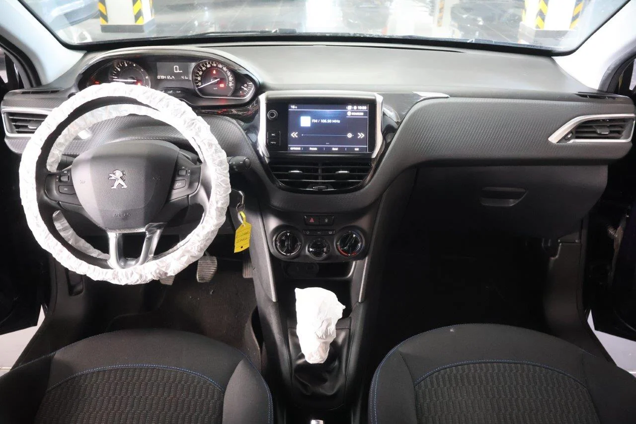 Peugeot 208 - View model 20