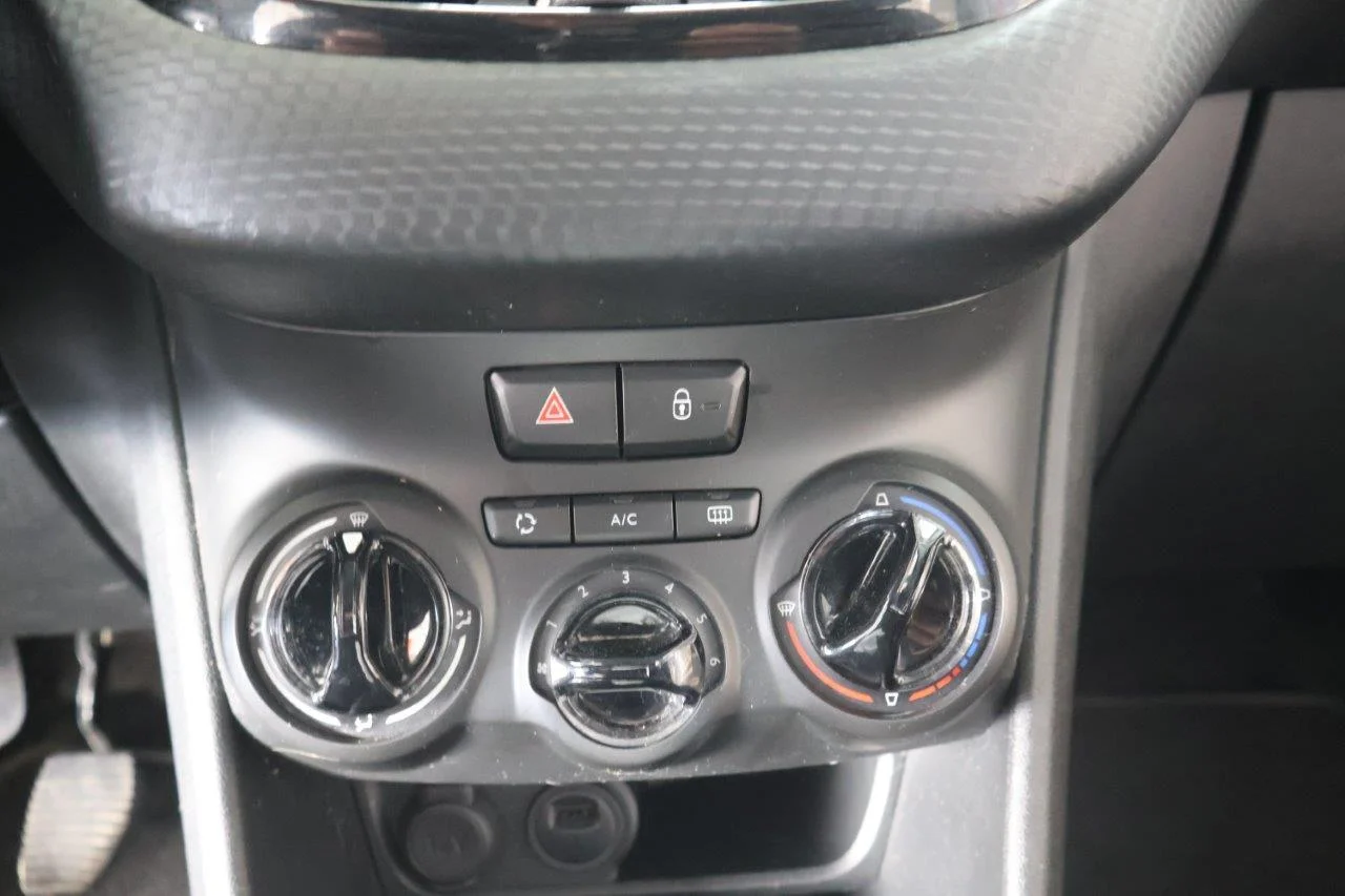 Peugeot 208 - View model 24