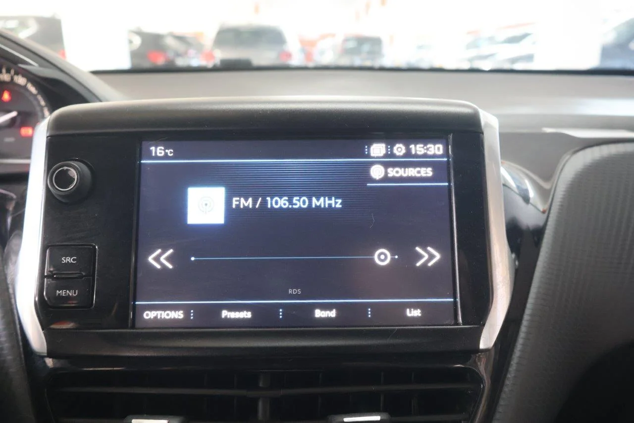 Peugeot 208 - View model 25
