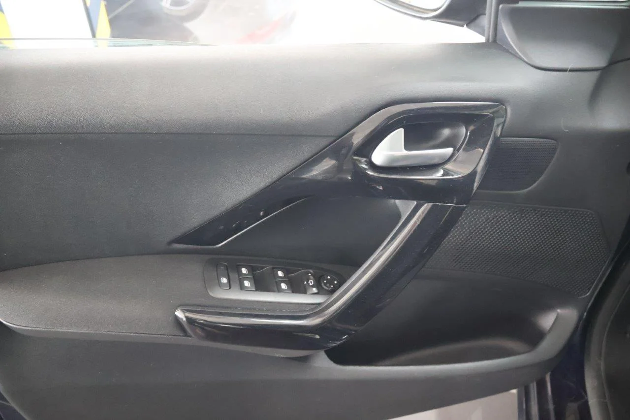 Peugeot 208 - View model 29
