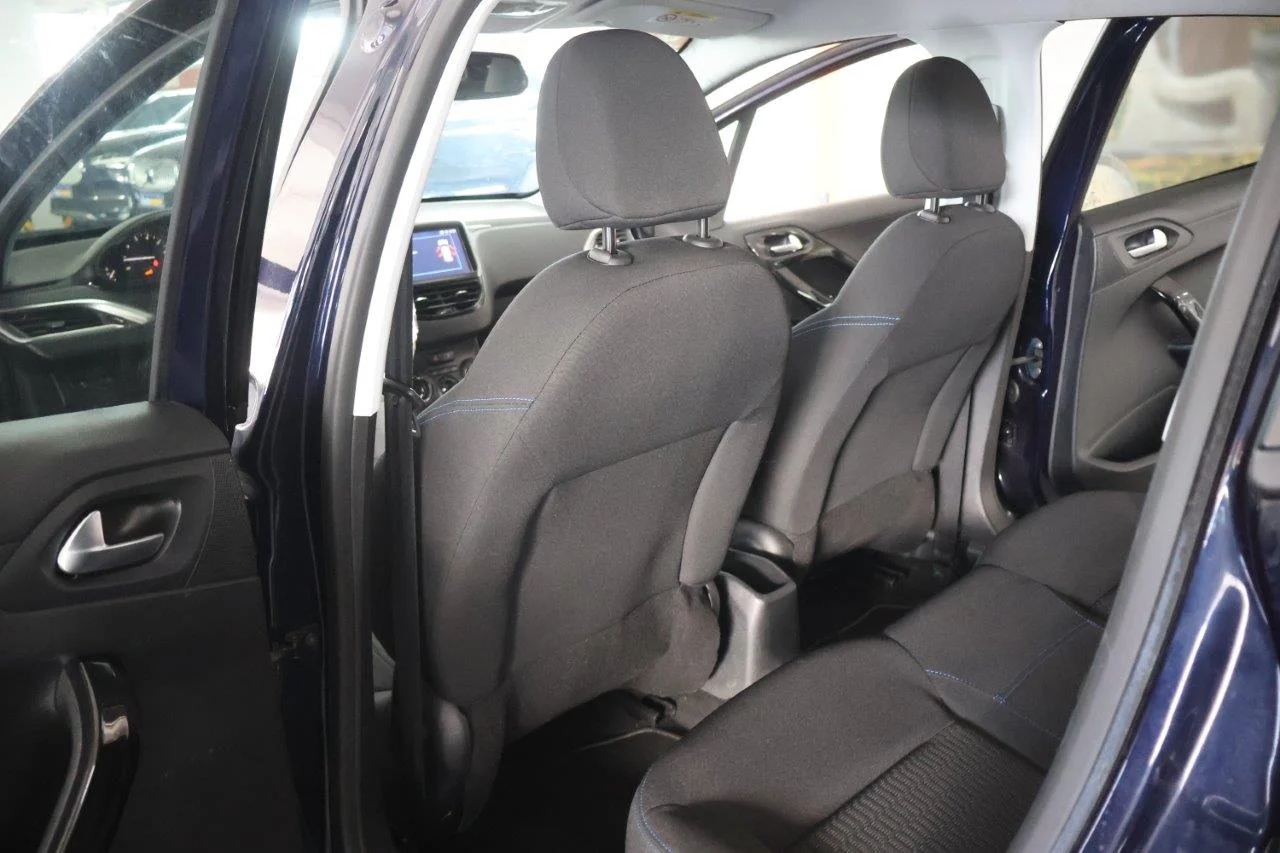 Peugeot 208 - View model 32