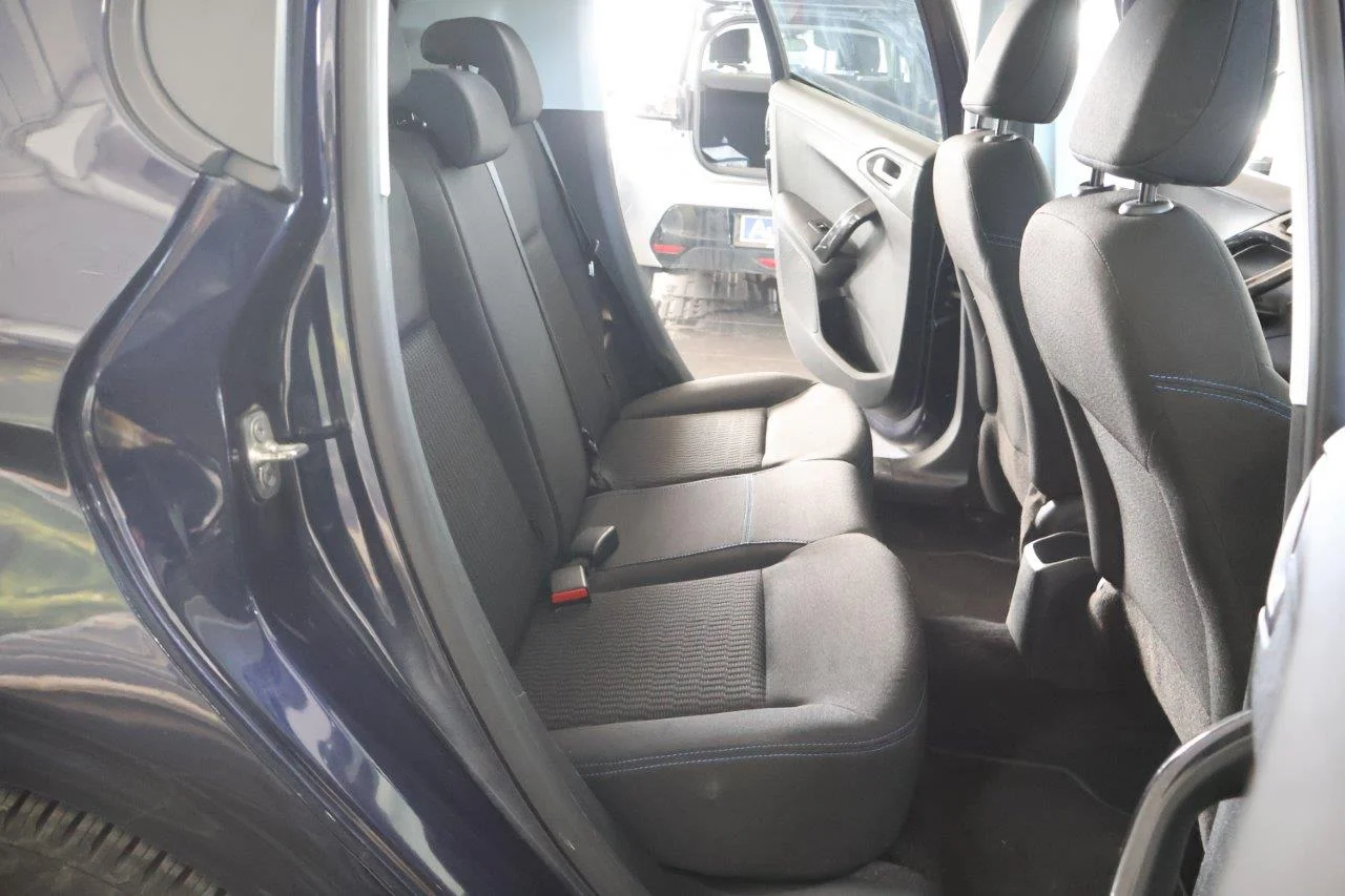Peugeot 208 - View model 35