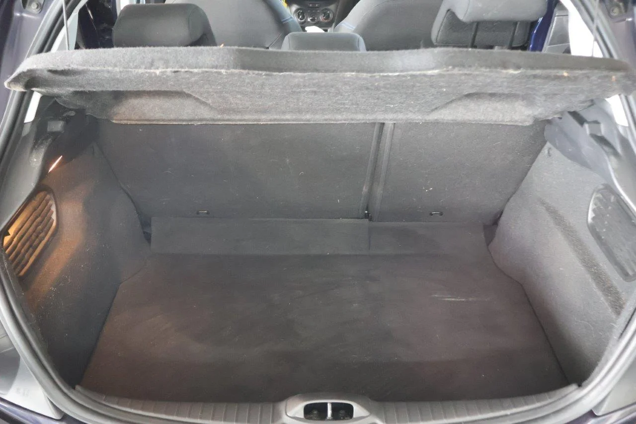 Peugeot 208 - View model 38