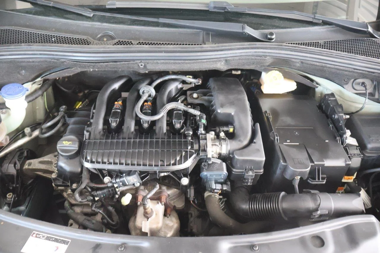 Peugeot 208 - View model 39