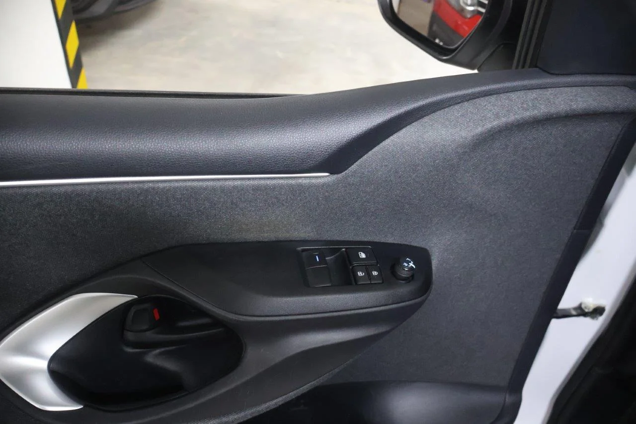 Toyota Yaris - View model 30