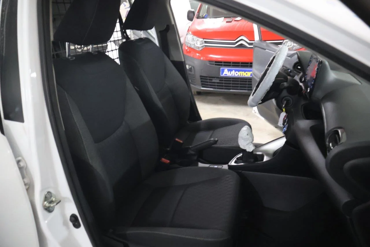 Toyota Yaris - View model 33
