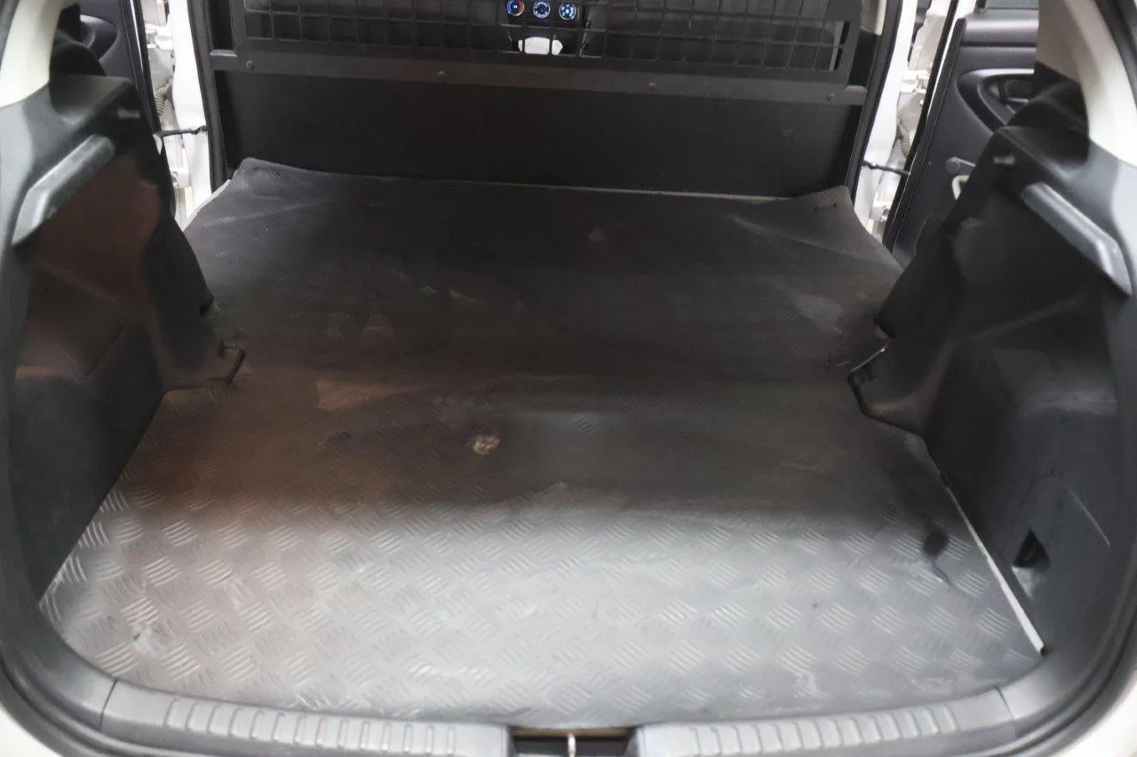 Toyota Yaris - View model 35