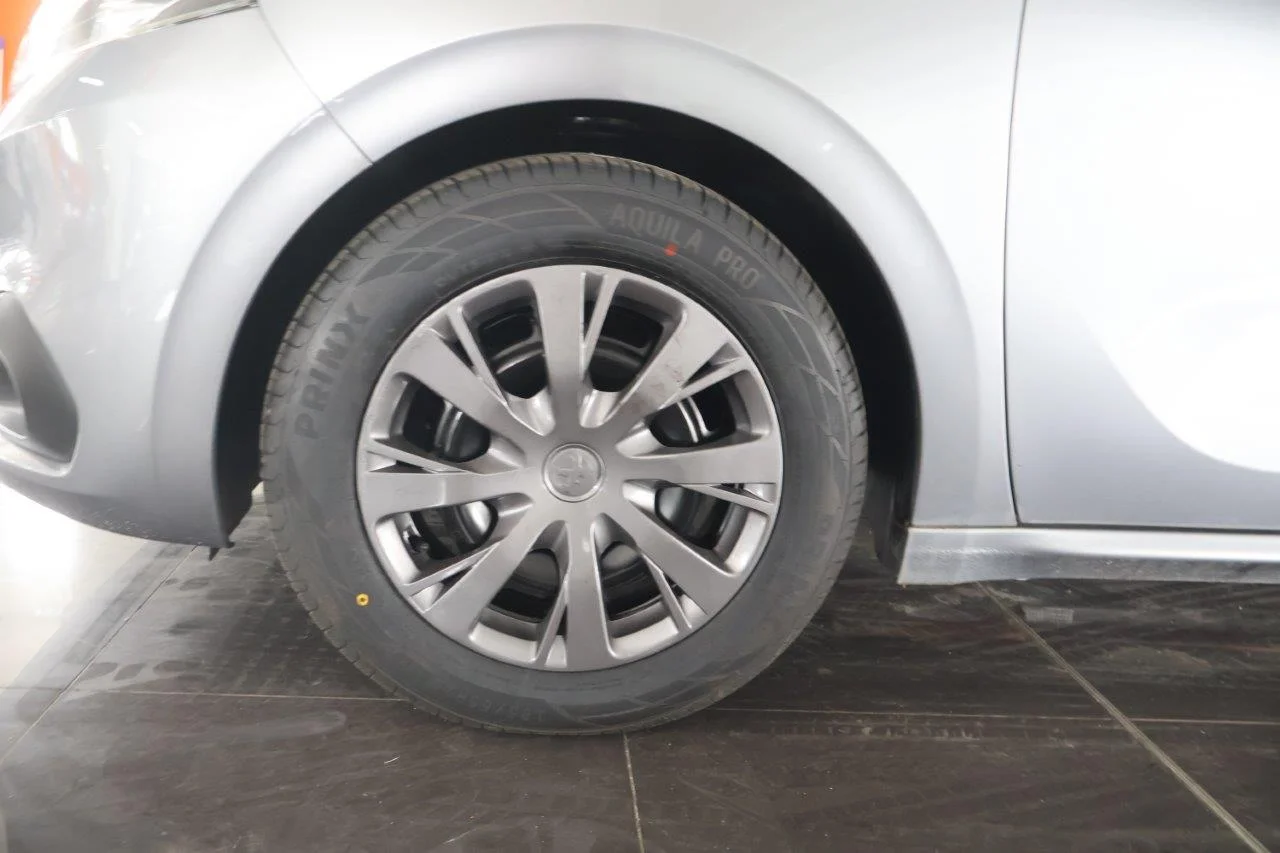 Peugeot 208 - View model 13