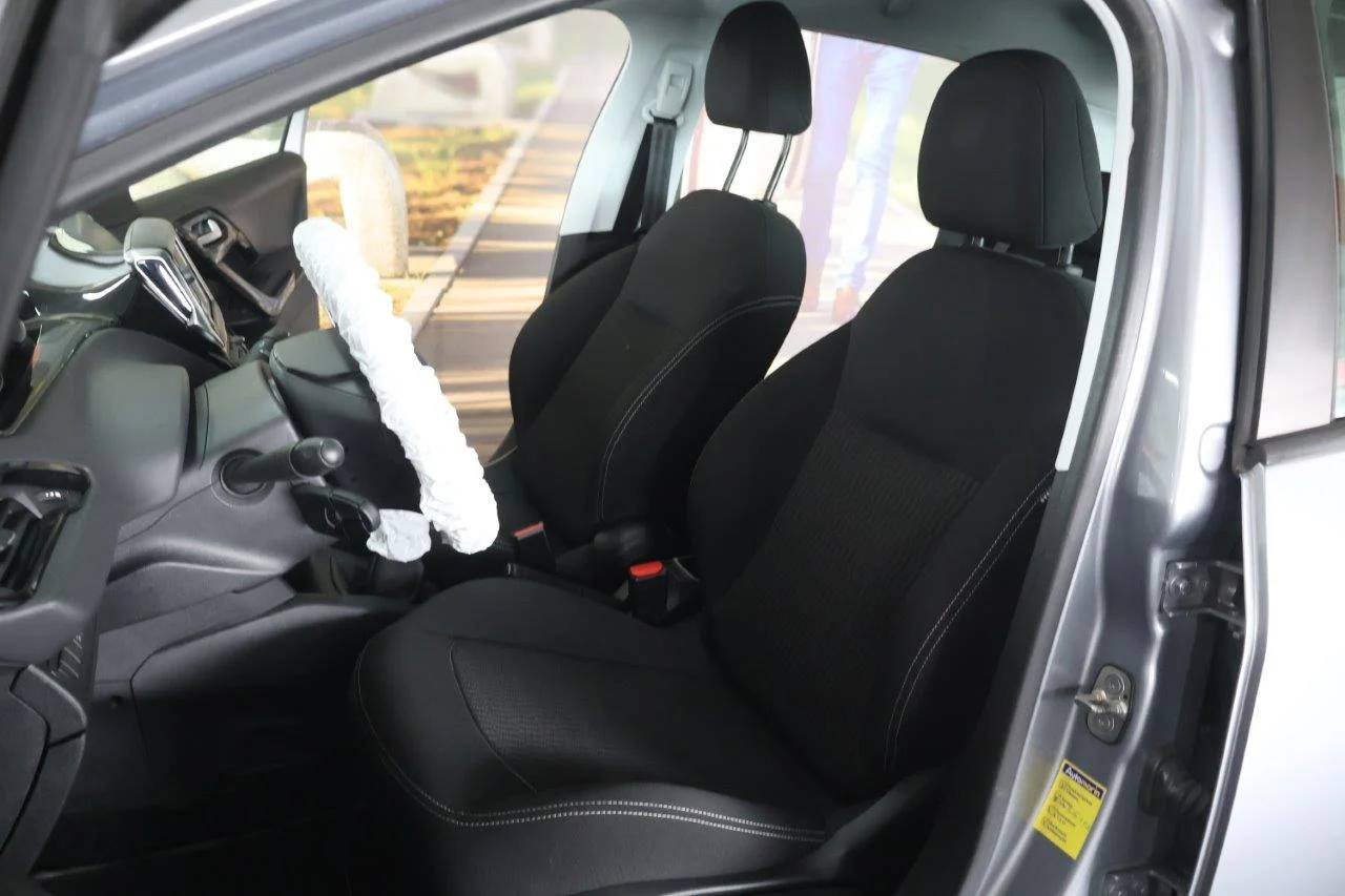 Peugeot 208 - View model 28