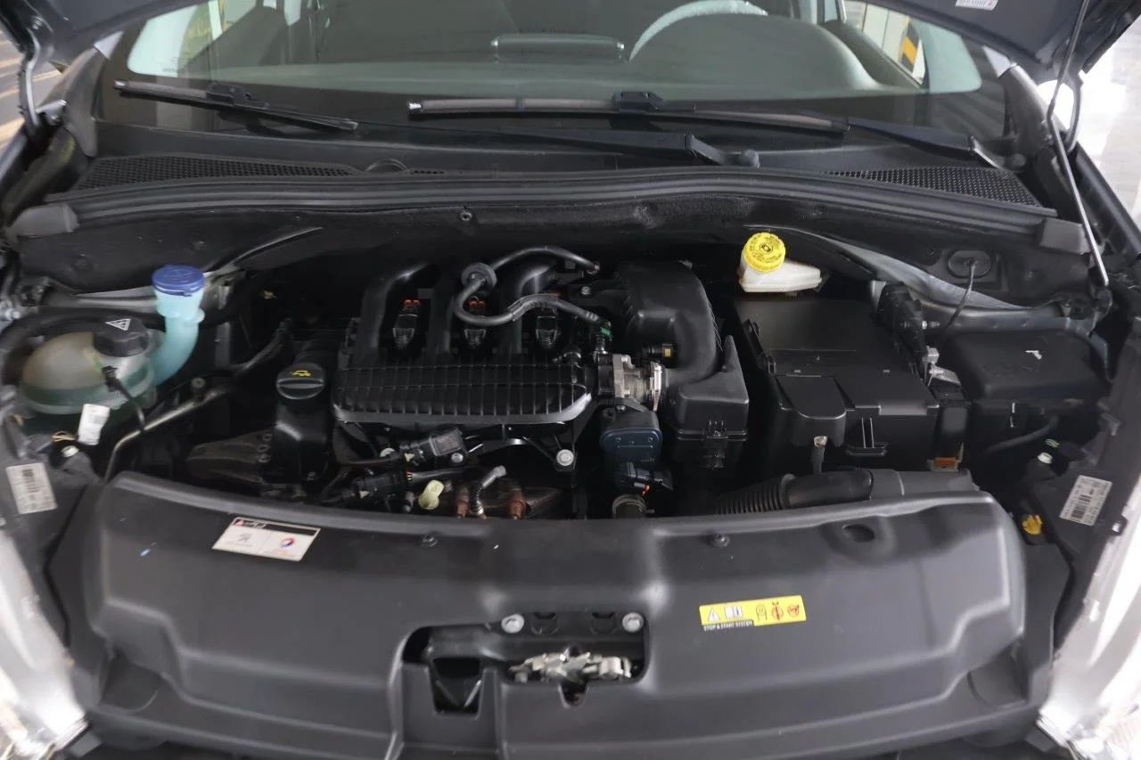 Peugeot 208 - View model 37