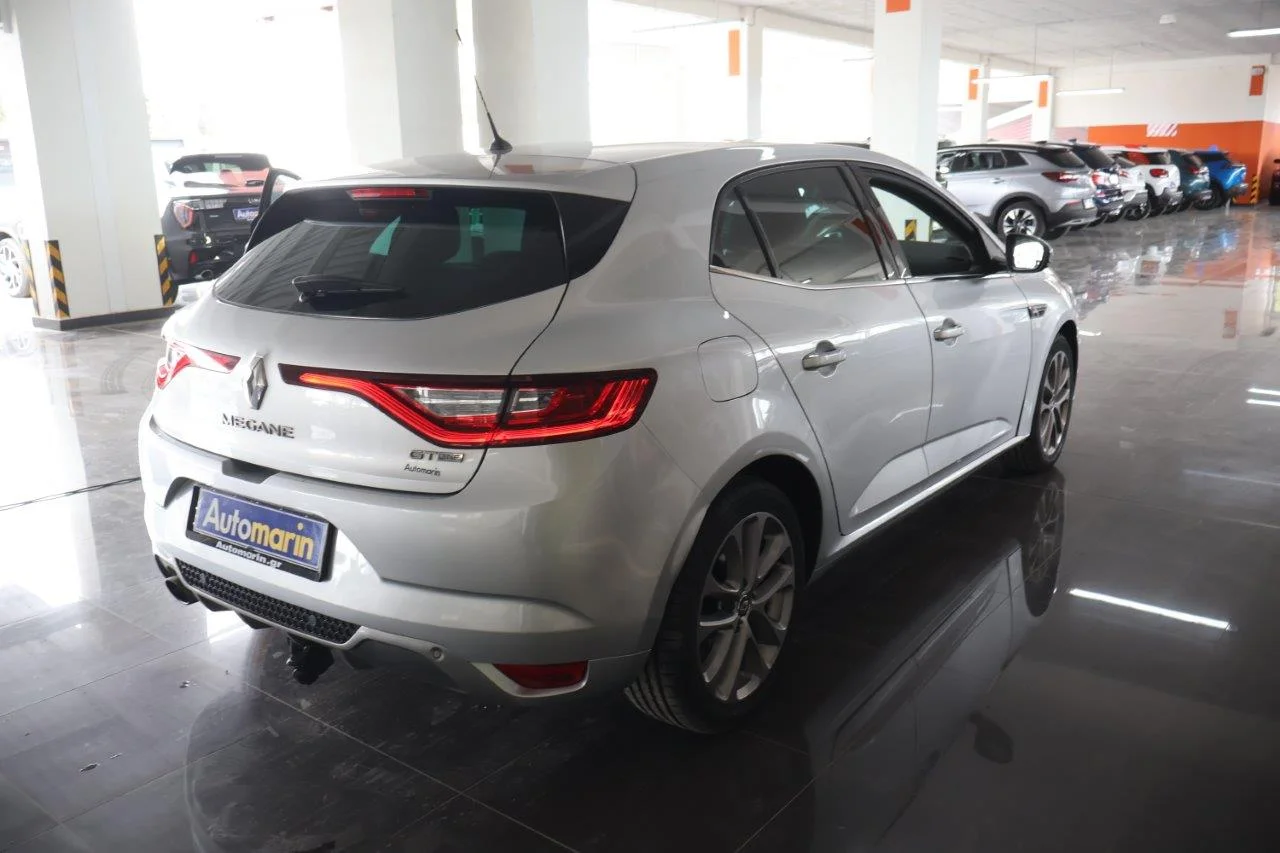 View 5 - Renault Megane - 2017