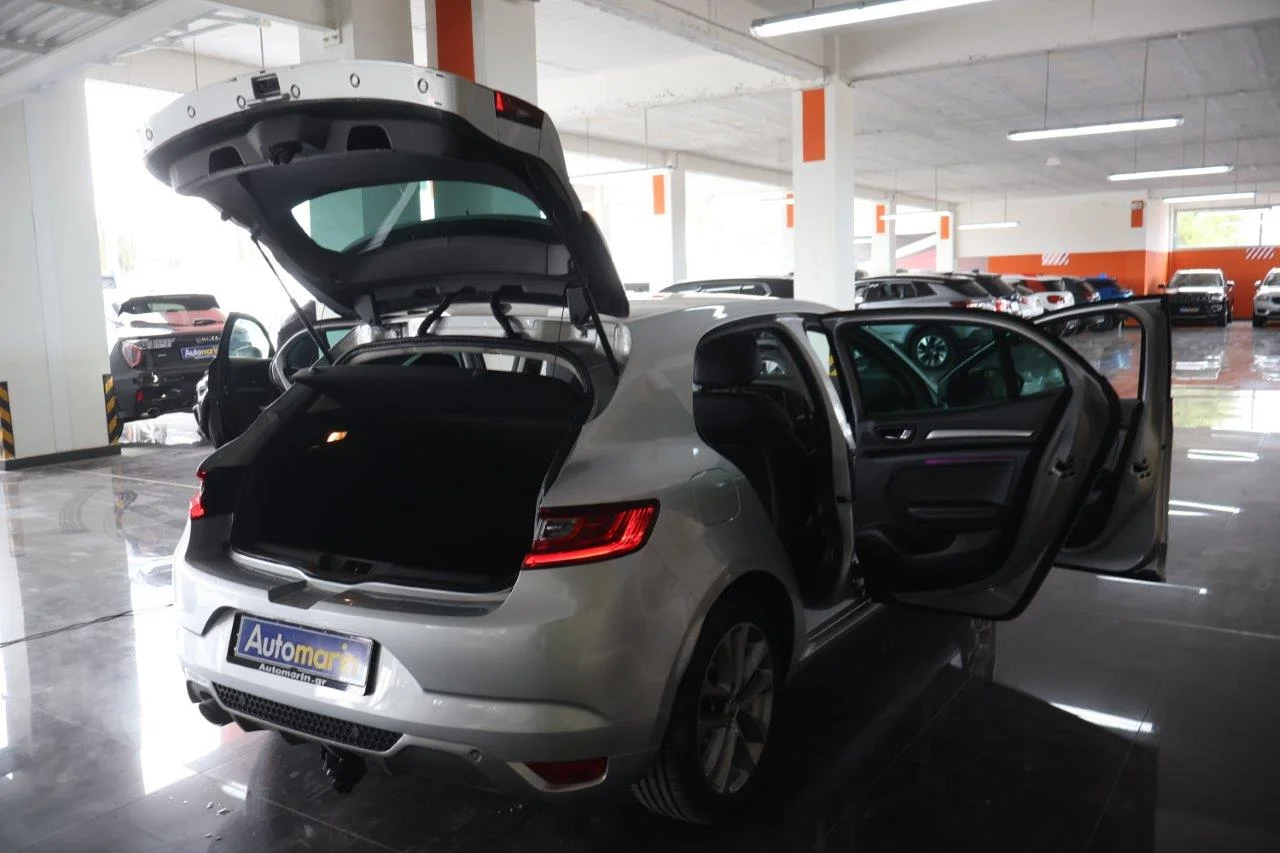 Renault Megane - View model 7
