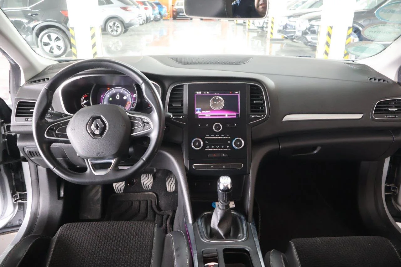Renault Megane - View model 19
