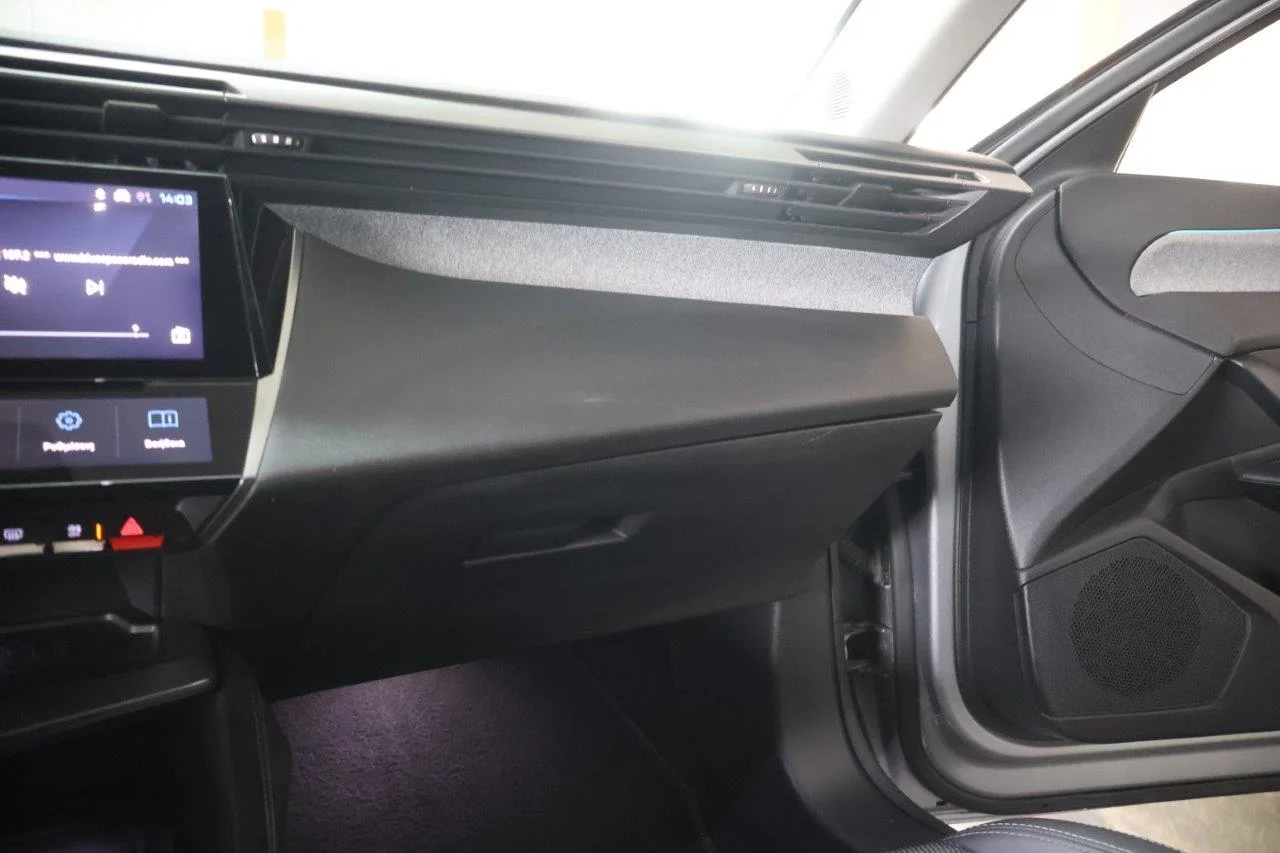 Peugeot 308 - View model 23