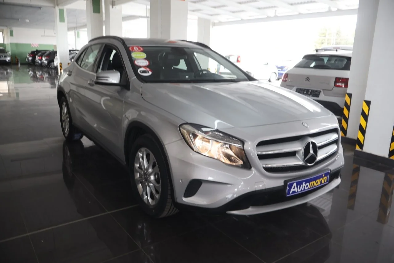 View 4 - Mercedes-Benz GLA 180 - 2016