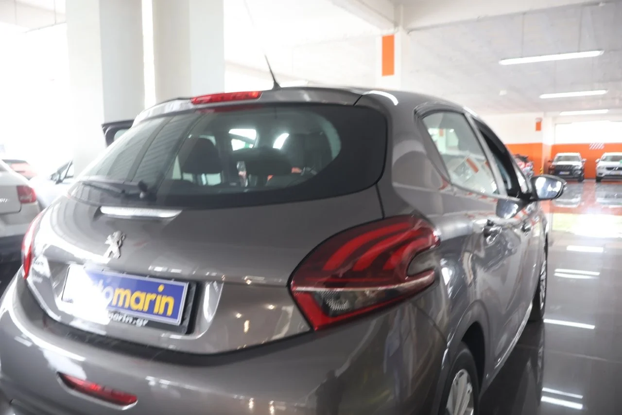 Peugeot 208 - View model 10