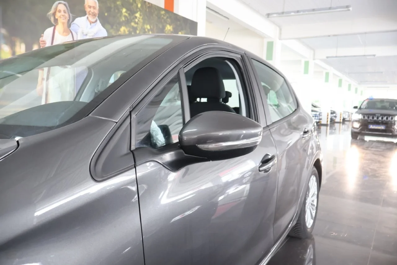 Peugeot 208 - View model 12