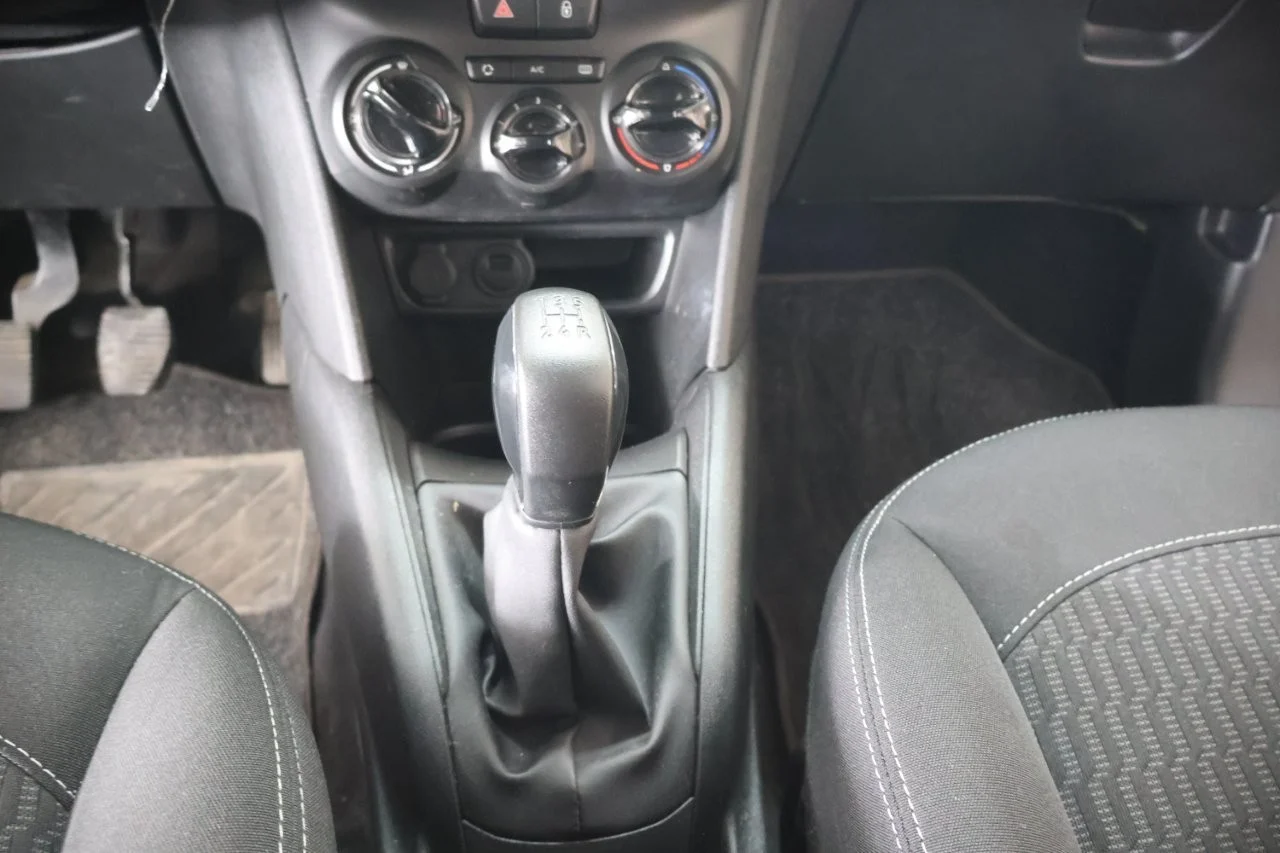 Peugeot 208 - View model 21