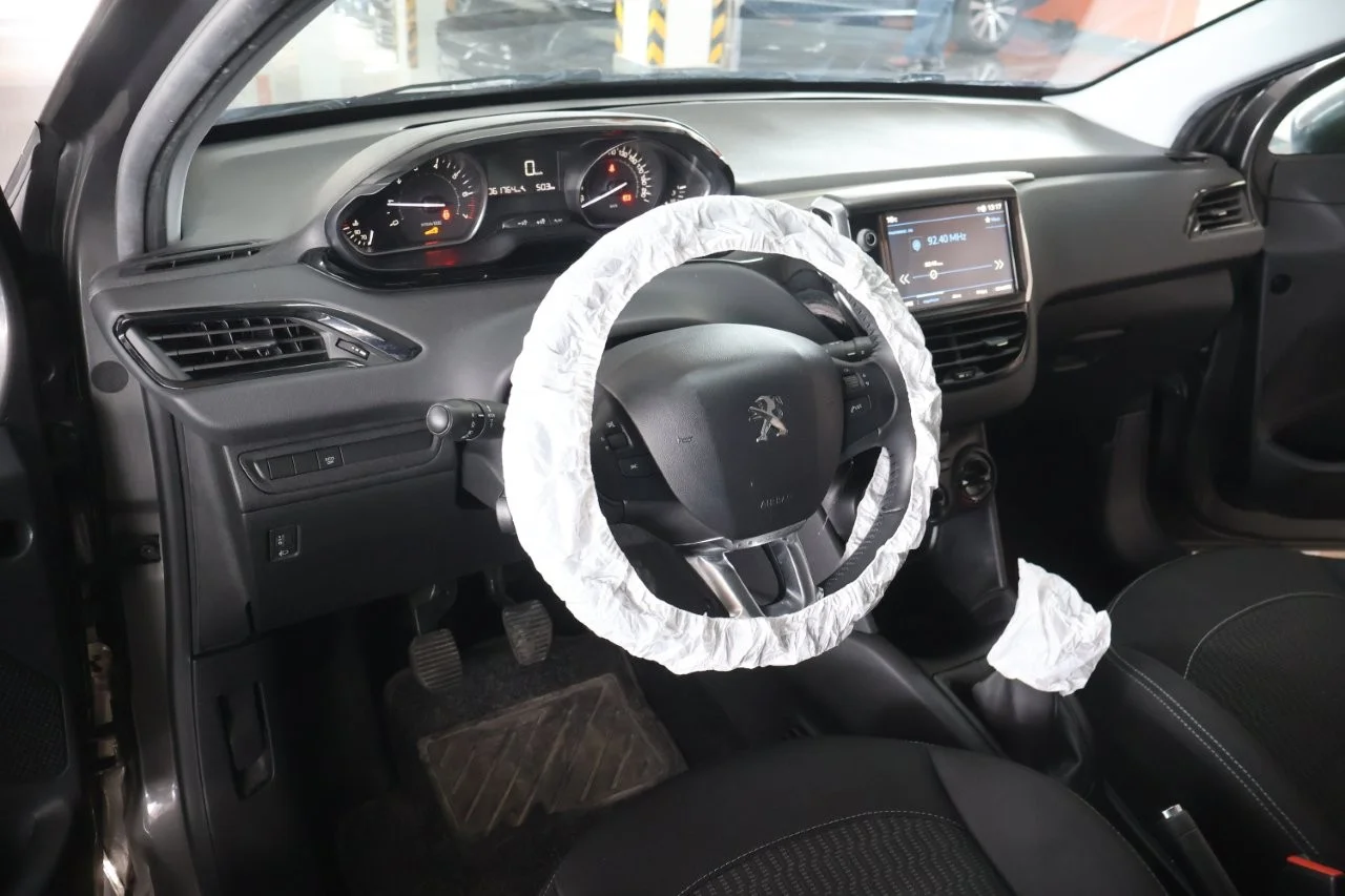 Peugeot 208 - View model 34