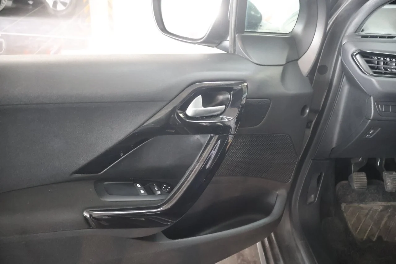 Peugeot 208 - View model 23
